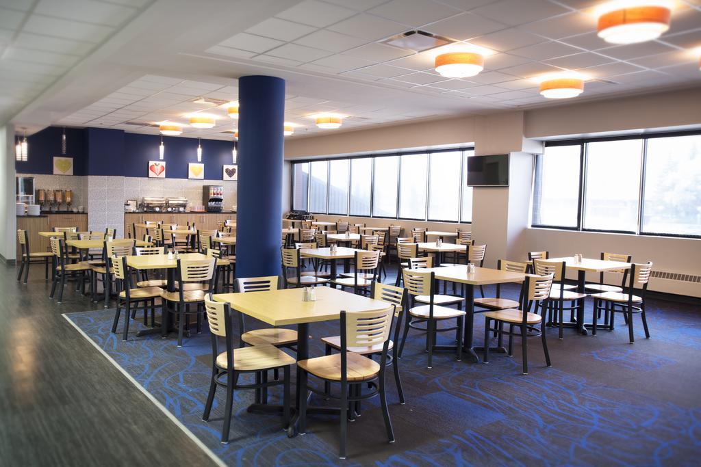 Coliseum Inn Edmonton Buitenkant foto