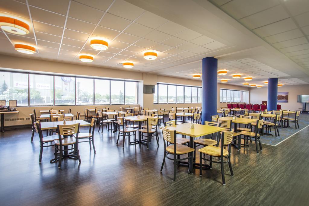 Coliseum Inn Edmonton Buitenkant foto
