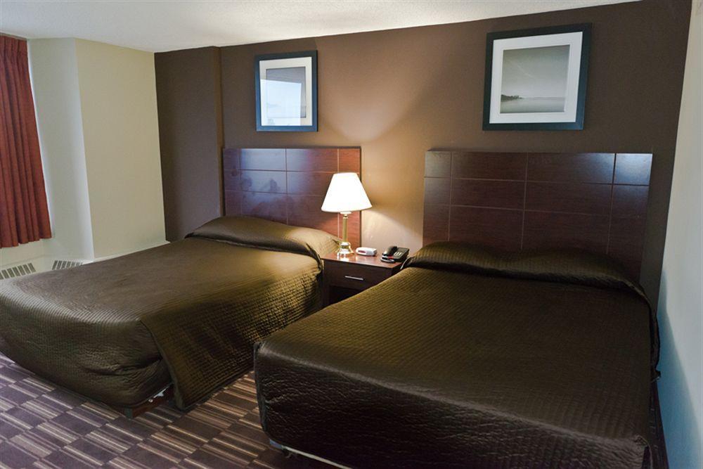 Coliseum Inn Edmonton Buitenkant foto