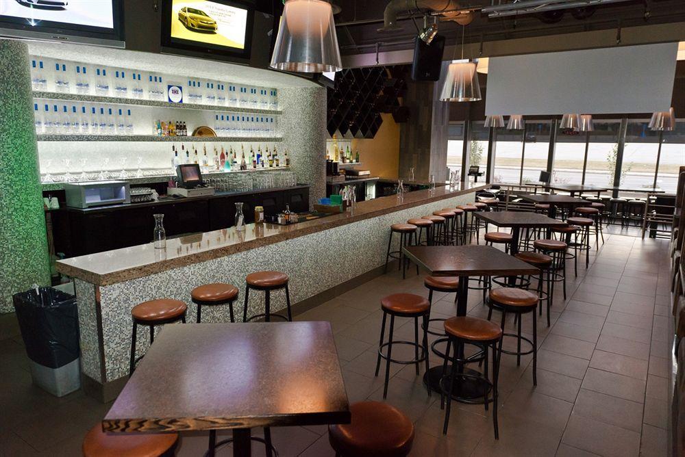 Coliseum Inn Edmonton Buitenkant foto