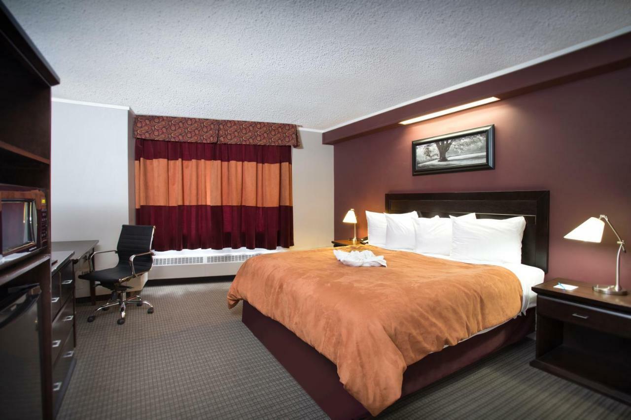 Coliseum Inn Edmonton Buitenkant foto
